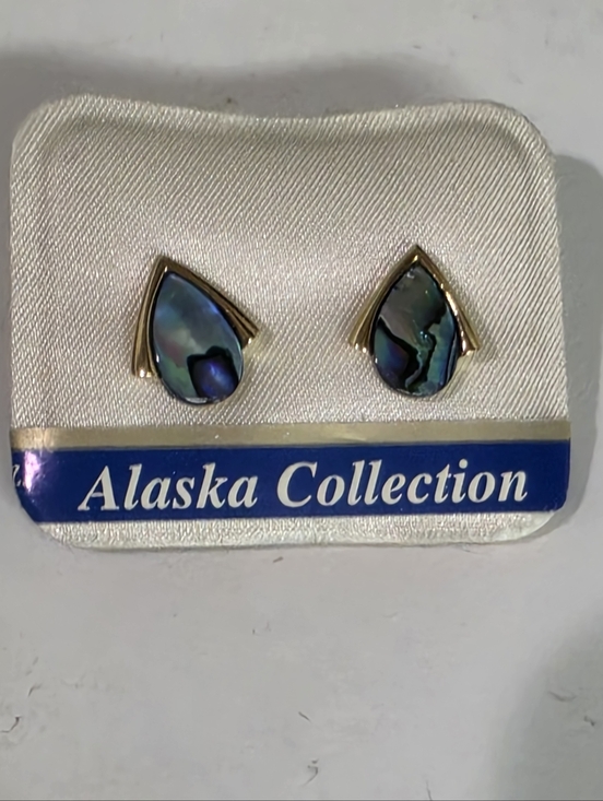 Vintage Jewelry - STUNNING VINTAGE NEW ZEALAND Paua Shell Gold Trim Stud Earrings. New.